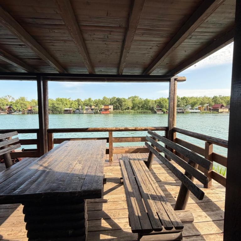 Sara Riverside Cottage - One-Bedroom House - 8