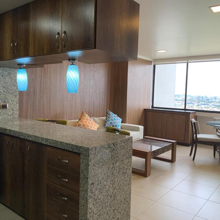 Condo, Amazing River View and Free Parking - One-Bedroom Apartment - 3