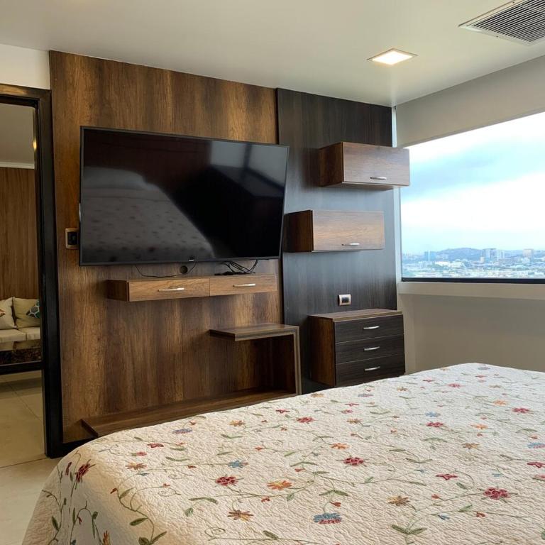 Condo, Amazing River View and Free Parking - One-Bedroom Apartment - 7