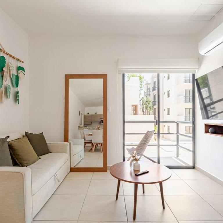 Resort Vibes King bed pool balcony 10 min to Beach - Two-Bedroom Apartment with Balcony - 1