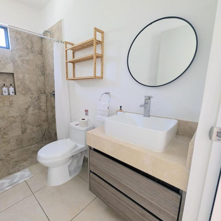 Resort Vibes King bed pool balcony 10 min to Beach - Two-Bedroom Apartment with Balcony - 6