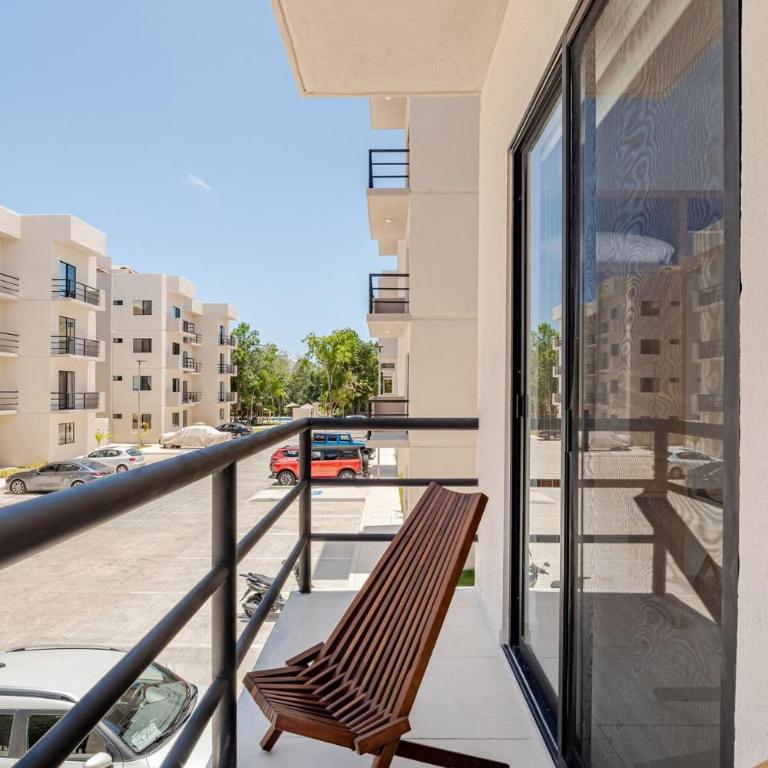 Resort Vibes King bed pool balcony 10 min to Beach - Two-Bedroom Apartment with Balcony - 31