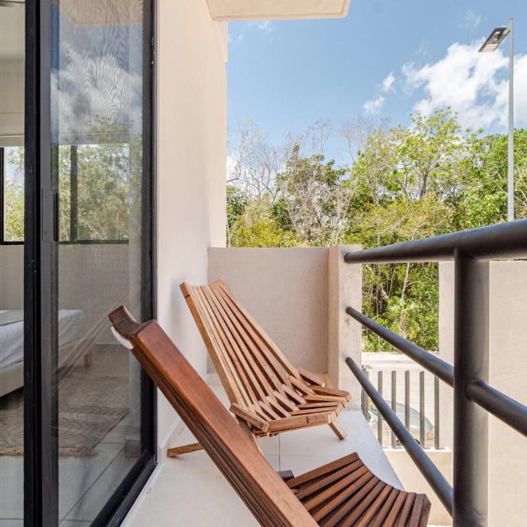 Resort Vibes King bed pool balcony 10 min to Beach - Two-Bedroom Apartment with Balcony - 33
