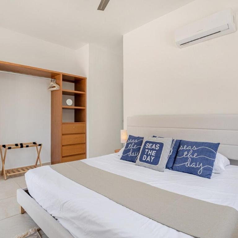 Resort Vibes King bed pool balcony 10 min to Beach - Two-Bedroom Apartment with Balcony - 36
