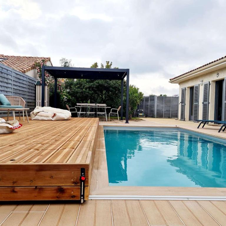 Villa 9 pers. avec piscine chauffée proche centre-ville, Biscarrosse - FR-1-877-38 - Villa - 2