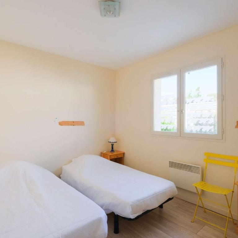 Villa 9 pers. avec piscine chauffée proche centre-ville, Biscarrosse - FR-1-877-38 - Villa - 12