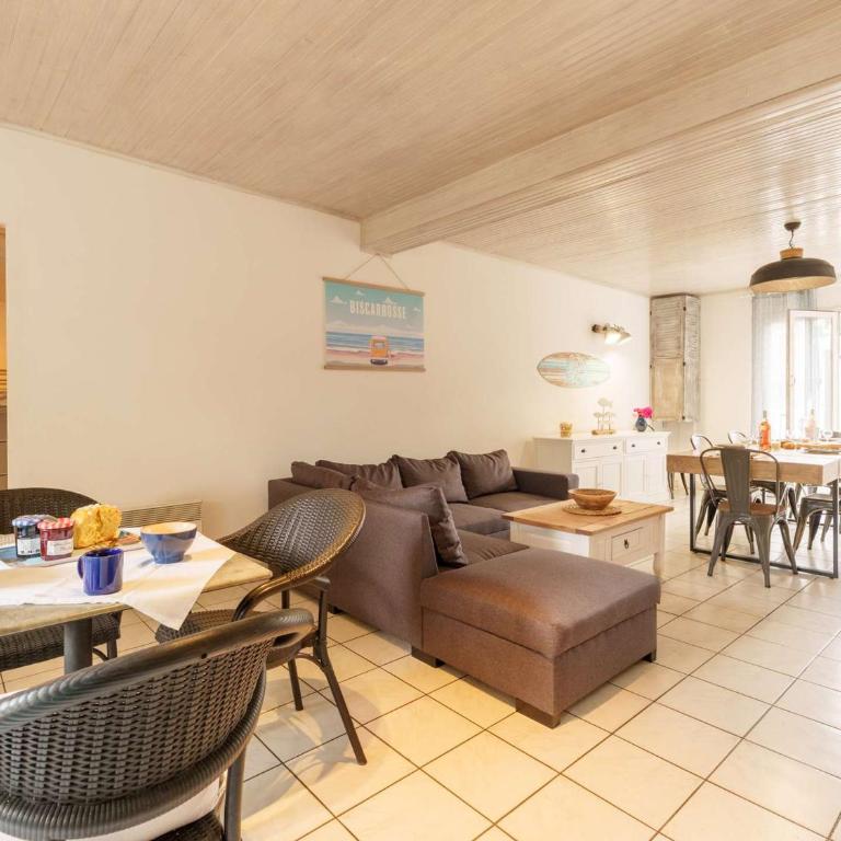 Maison 6 pers à Biscarrosse avec grande terrasse, 3 ch, jardin clos, classée 1 étoile - FR-1-877-39 - Maison de Vacances - 3