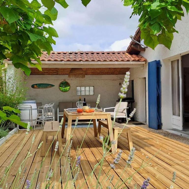 Maison 6 pers à Biscarrosse avec grande terrasse, 3 ch, jardin clos, classée 1 étoile - FR-1-877-39 - Maison de Vacances - 4