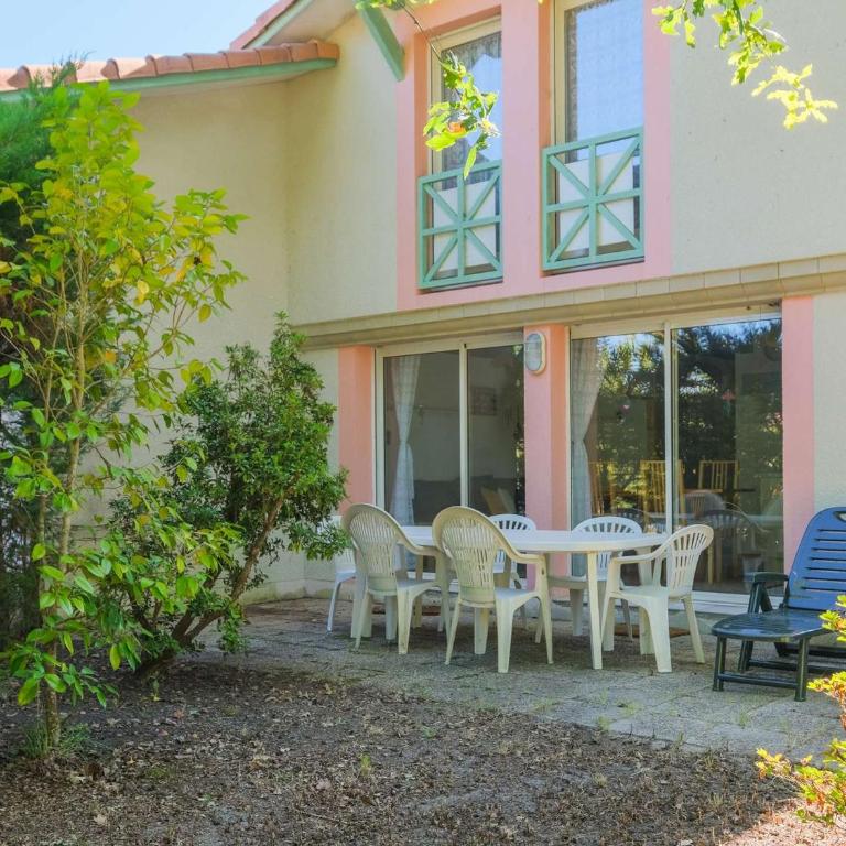 Duplex cosy 4 pers à 200m du lac avec jardin privatif - FR-1-877-41 - Vacation Home - 1