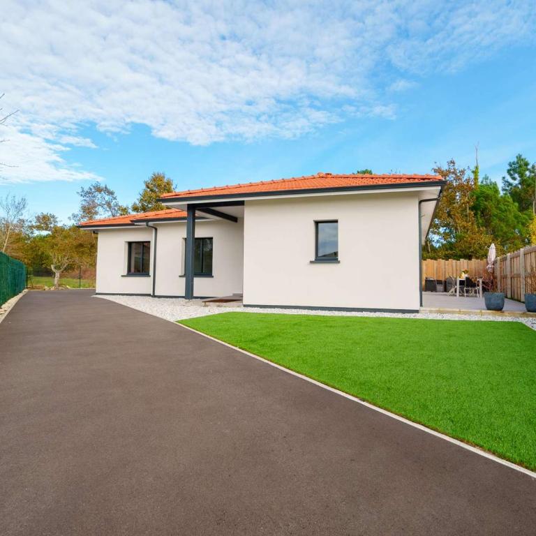 Villa 3 chambres avec jardin privatif à Biscarrosse - Classée 2 étoiles, idéale famille et amis - FR-1-877-48 - Villa - 3