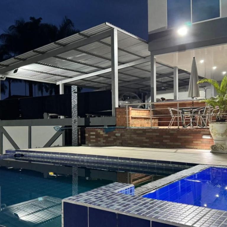 ACOGEDORA CASA CAMPESTRE CERRITOS PEREIRa - Five-Bedroom House - 5