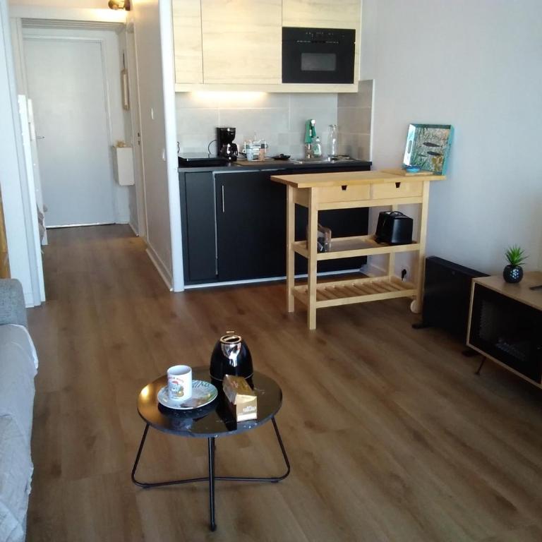 Studio Climatisé 2/3 pers avec Parking à Gruissan - FR-1-796-97 - Apartamento - 3