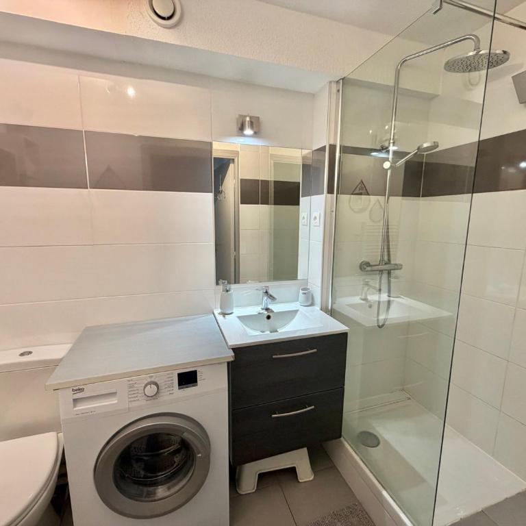 Appartement avec clim près des plages - 5 pers. - FR-1-716-96 - Appartement - 7