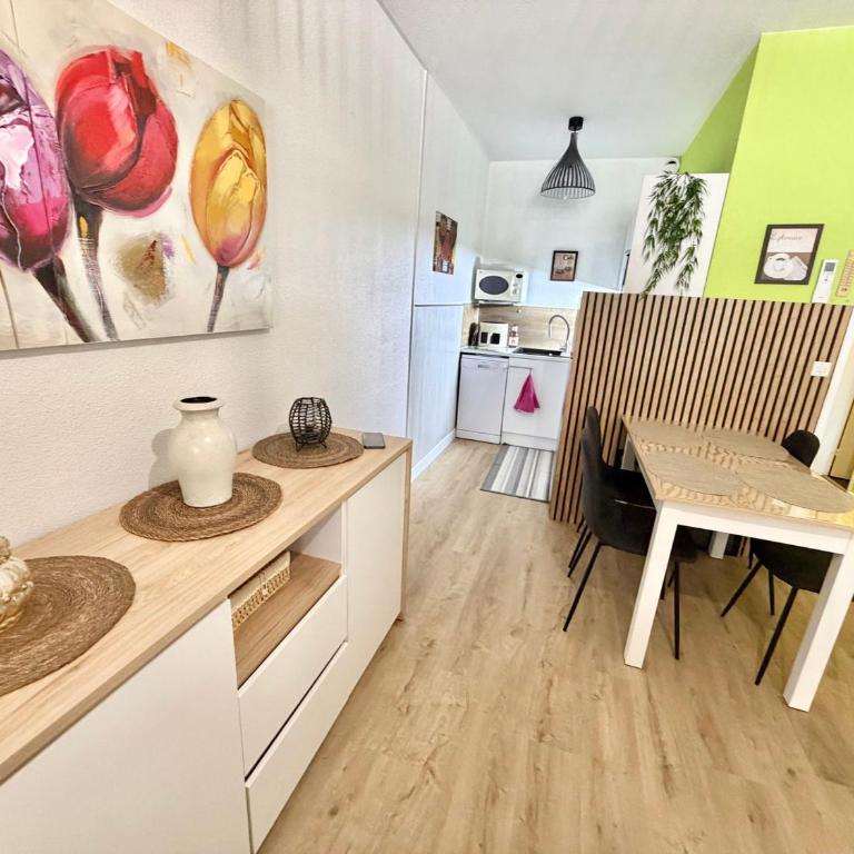 Studio clim au centre-ville - 4 pers. - FR-1-716-97 - Studio - 5