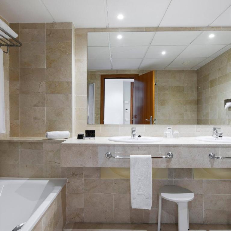 Meliá Benidorm - Habitación Familiar (2 adultos y 2 niños) - 4