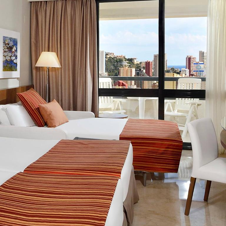 Meliá Benidorm - Habitación Familiar (2 adultos y 2 niños) - 3