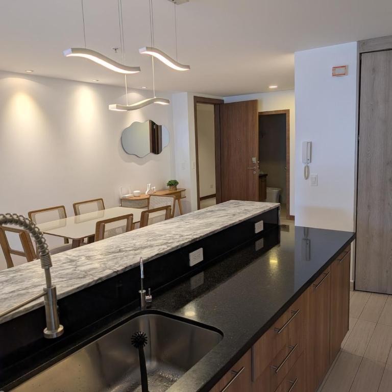 Modern apartment with pool at Recoleta Tower Quito - Apartamento de 3 dormitorios - 4