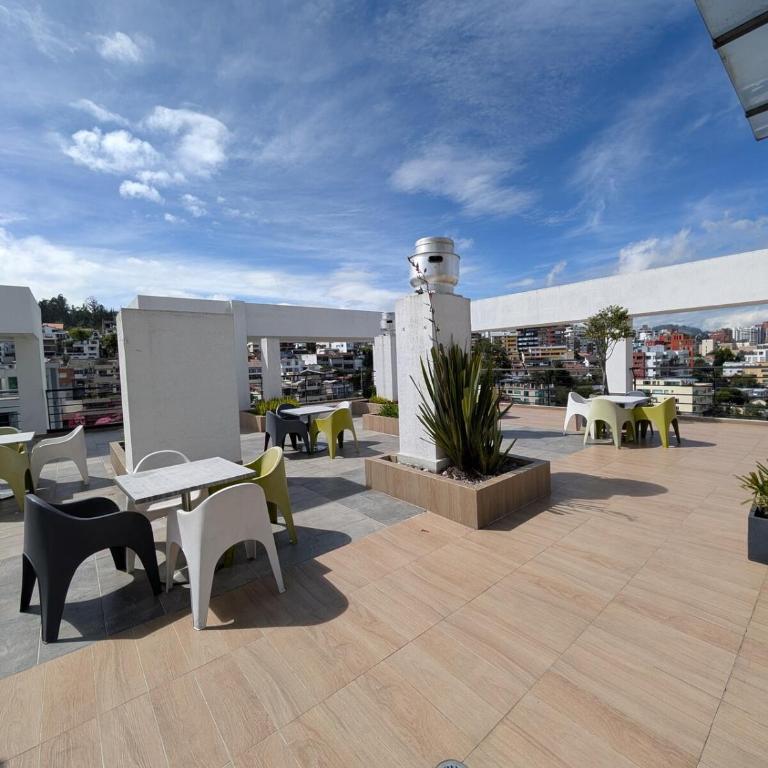 Modern apartment with pool at Recoleta Tower Quito - Apartamento de 3 dormitorios - 17