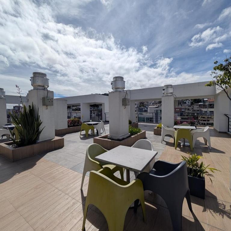 Modern apartment with pool at Recoleta Tower Quito - Apartamento de 3 dormitorios - 34