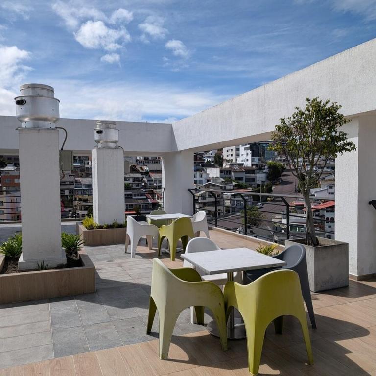 Modern apartment with pool at Recoleta Tower Quito - Apartamento de 3 dormitorios - 51