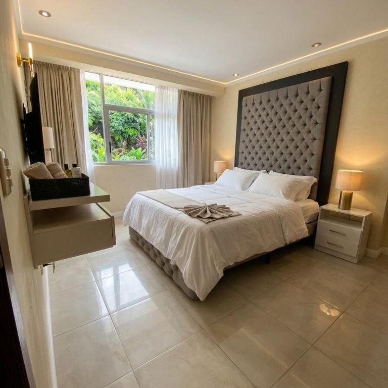 Riverfront II Double View 2 Bedrooms - Two-Bedroom Apartment - 8
