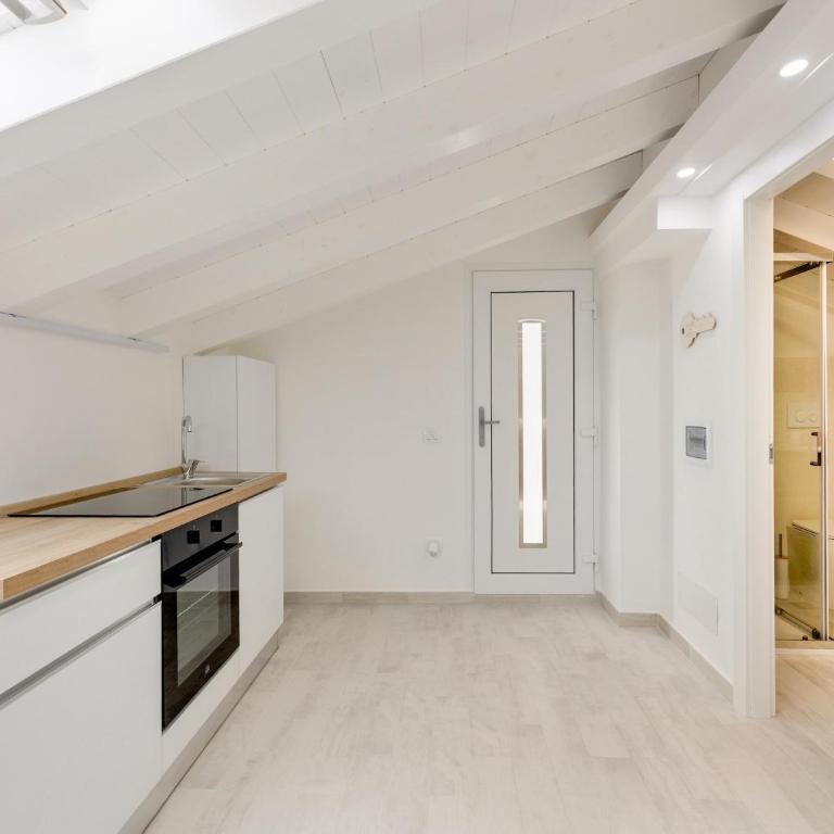 Brand new attic studio apartment, air conditioned - Appartamento - 16