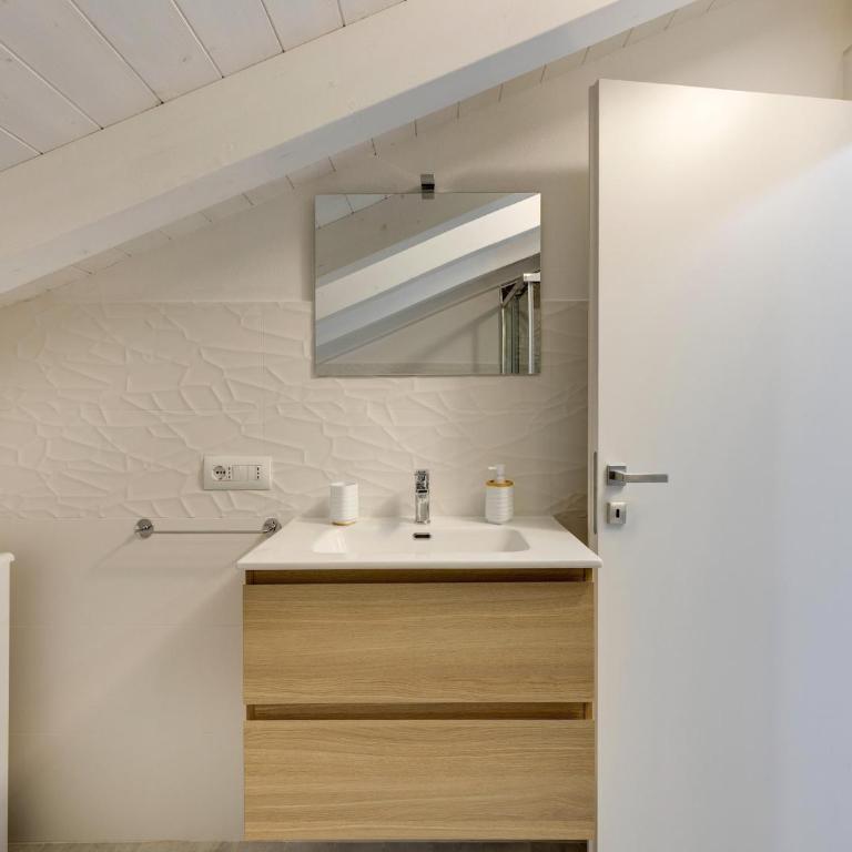 Brand new attic studio apartment, air conditioned - Appartamento - 25