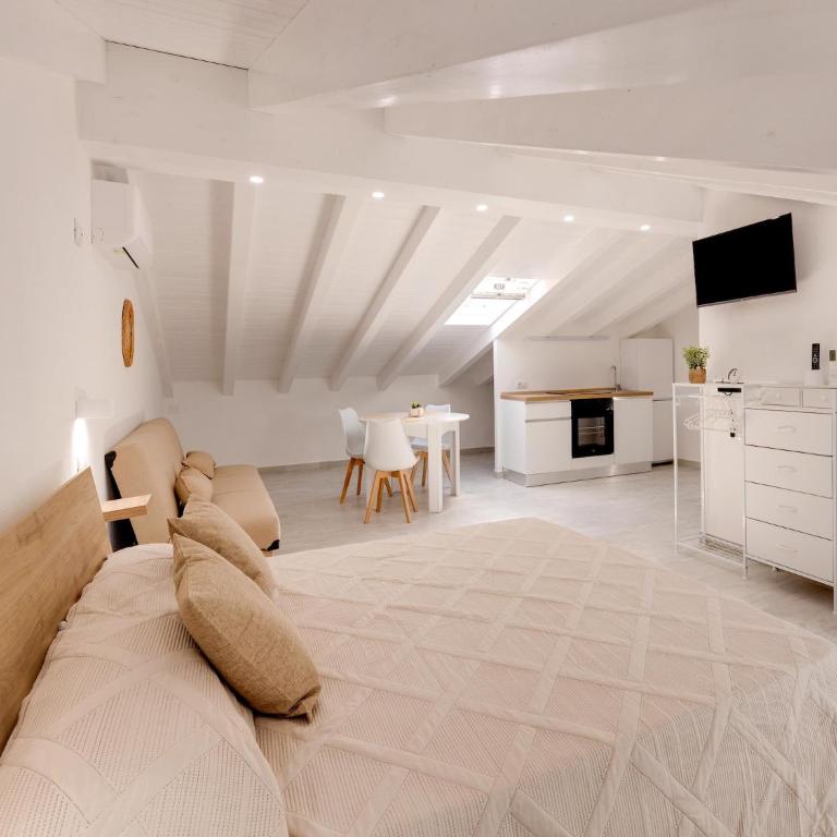 Brand new attic studio apartment, air conditioned - Appartamento - 22
