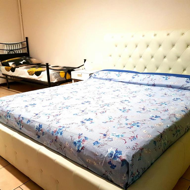 Nightstars B&B - Camera Matrimoniale con Letto Supplementare - 1