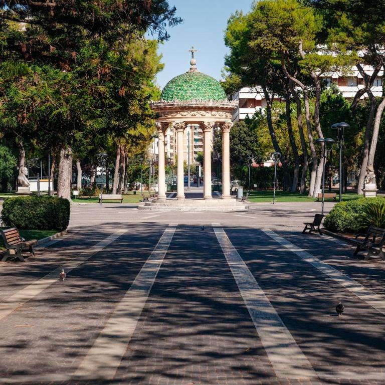 Villa Benedetta 50m from Beach - Happy Rentals - Villa - 24