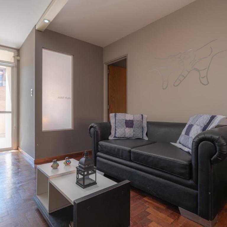 Relax urbano, balcón, luz natural y ubicación ideal - Apartamento de 1 dormitorio - 25
