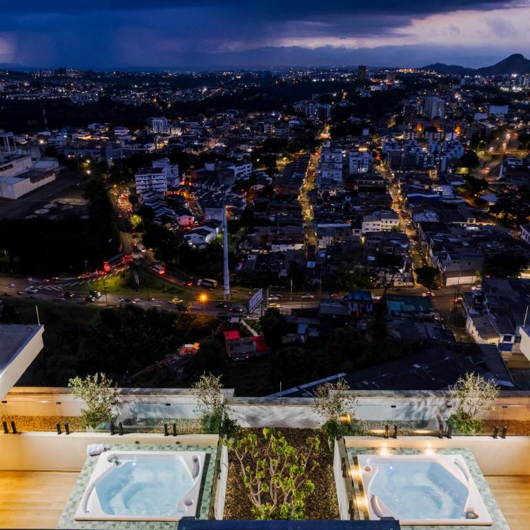 Family Loft with Rooftop & Pereira Skyline View - Apartamento de 1 dormitorio - 1