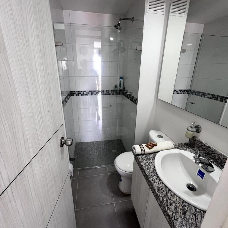 Apartamento con piscina y hermosa vista - Two-Bedroom Apartment - 8