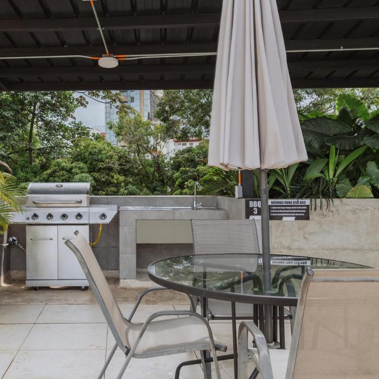 City View Loft with Coworking & 20th Floor Jacuzzi - One-Bedroom Apartment - 22