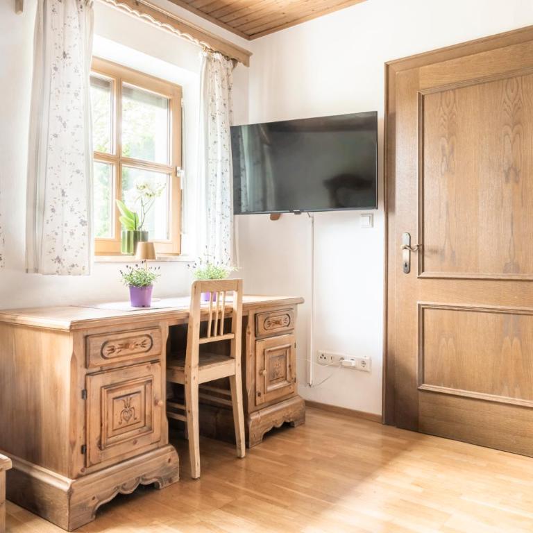 Stadtbauernhof Salzburg - Ferienwohnung - Gut Unterleithen - farm & the city - Apartment - 13