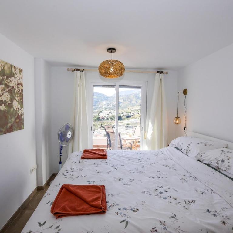 Mediterranean Dream with Sea Views, Parking & Pool - Three-Bedroom Apartment with Sea View - 6