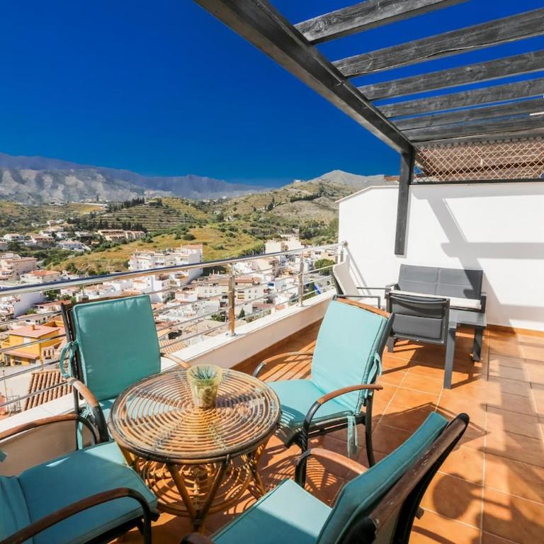 Mediterranean Dream with Sea Views, Parking & Pool - Three-Bedroom Apartment with Sea View - 9