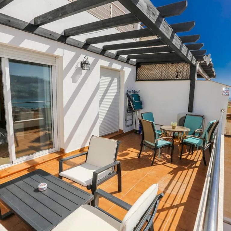 Mediterranean Dream with Sea Views, Parking & Pool - Three-Bedroom Apartment with Sea View - 13