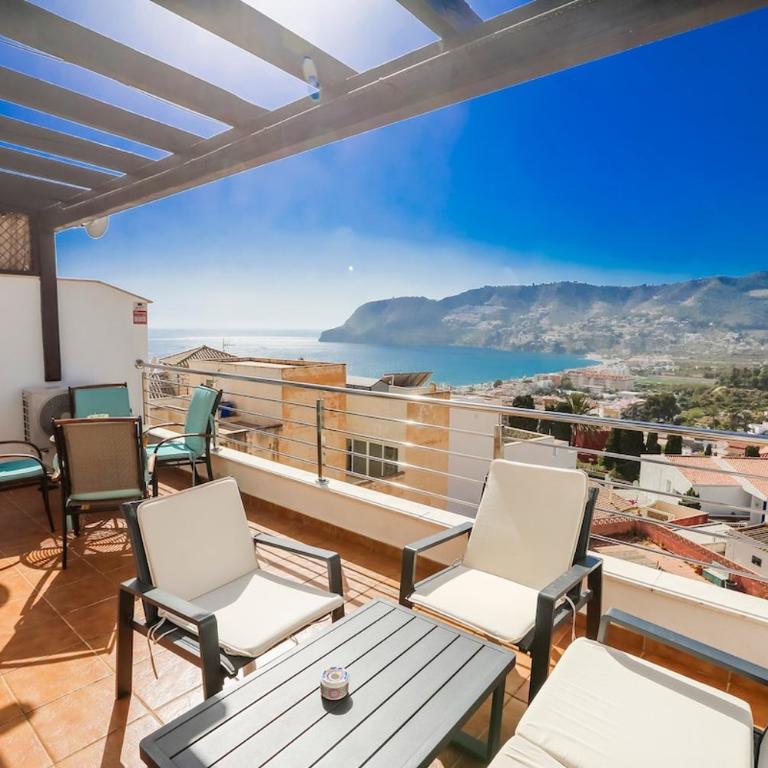 Mediterranean Dream with Sea Views, Parking & Pool - Three-Bedroom Apartment with Sea View - 15