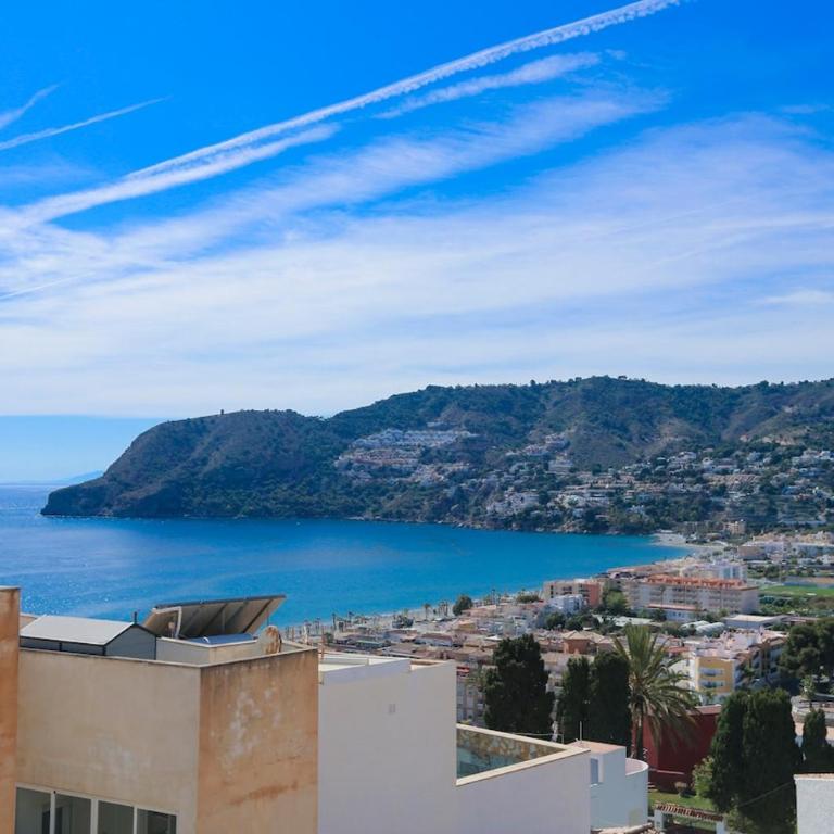 Mediterranean Dream with Sea Views, Parking & Pool - Three-Bedroom Apartment with Sea View - 17