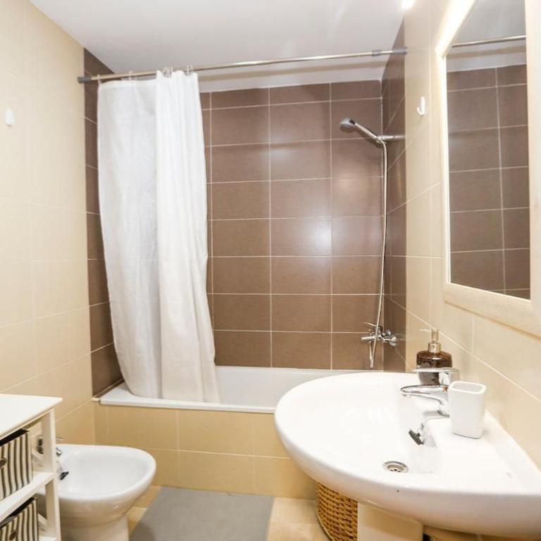 Mediterranean Dream with Sea Views, Parking & Pool - Three-Bedroom Apartment with Sea View - 20