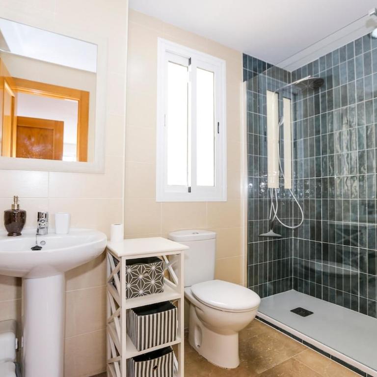 Mediterranean Dream with Sea Views, Parking & Pool - Three-Bedroom Apartment with Sea View - 30
