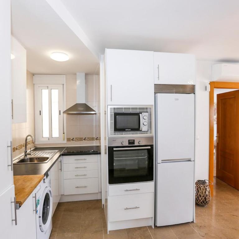 Mediterranean Dream with Sea Views, Parking & Pool - Three-Bedroom Apartment with Sea View - 38
