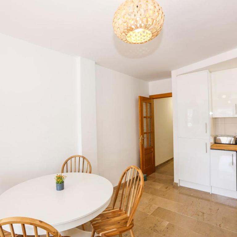 Mediterranean Dream with Sea Views, Parking & Pool - Three-Bedroom Apartment with Sea View - 48