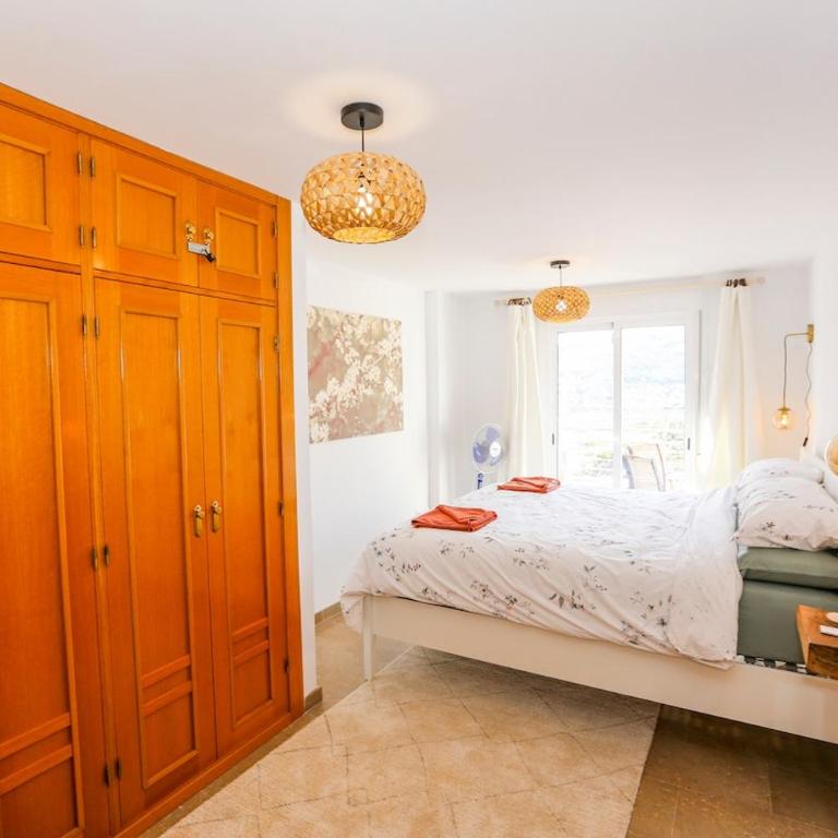 Mediterranean Dream with Sea Views, Parking & Pool - Three-Bedroom Apartment with Sea View - 54