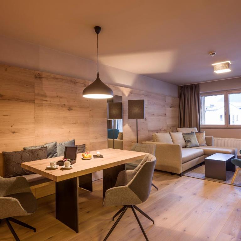 Postresidenz - Großes Apartment mit 2 Schlafzimmern - 1