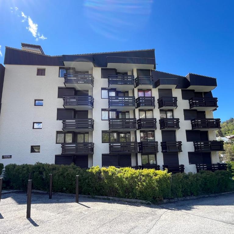 Appartement T2 avec balcon vue sur la montagne - Serre Chevalier Chantemerle Saint Chaffrey - linge de maison non fourni - Appartement 1 Chambre - 2