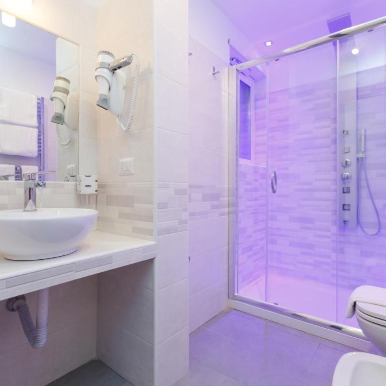 Domus Arena - Twin Room with Private Bathroom - 7