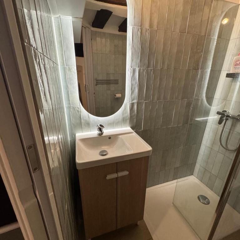 Cozy, newly renovated studio in the heart of Saint-Germain - 6th arrondissement - Appartement 1 Chambre - 7