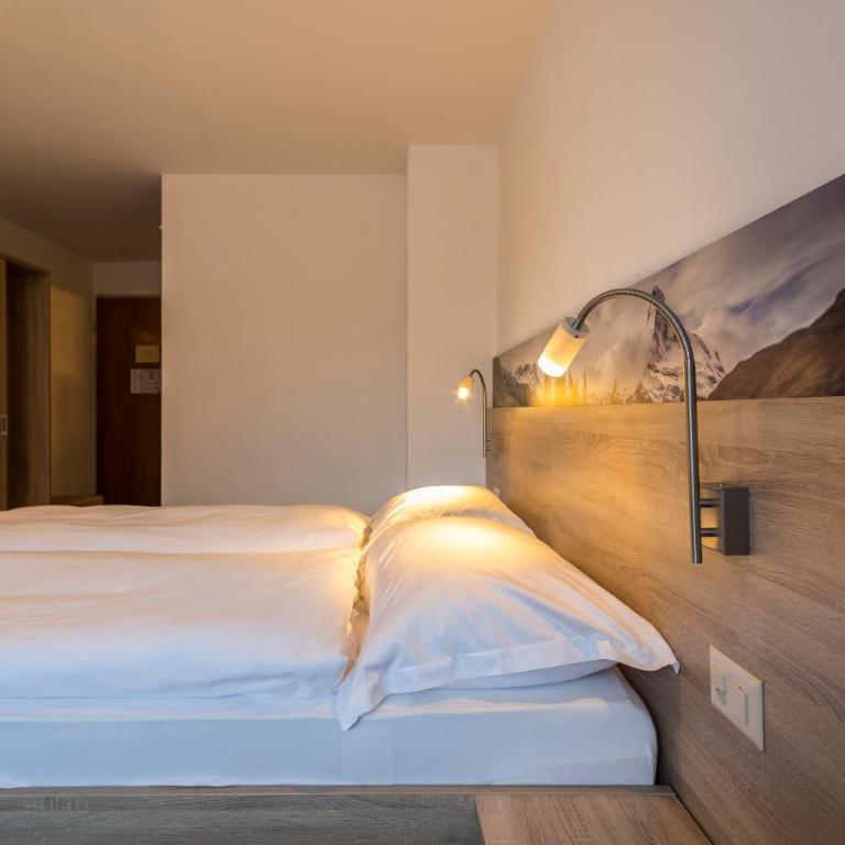 Matterhorn Inn - Wellness & Dining - at Zermatt Shuttle Station - Superior Doppelzimmer - 4